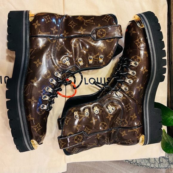 Brown and Gold Louis Vuitton Outland Ankle Boot - Picture 7 of 9